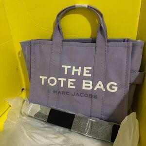 Marc jacobs tote, medium,canvas-LiLac, new with strap and tags,authentic.